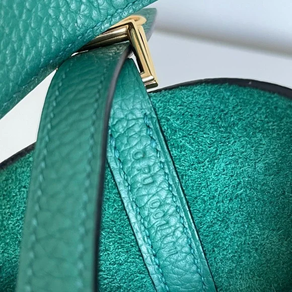 Hermès Picotin Lock 22 in Green - Picture 8 of 10